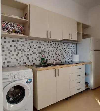 Radhima Garden With Free Parking Appartement