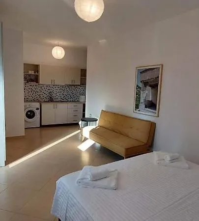 דירה Radhima Garden With Free Parking *