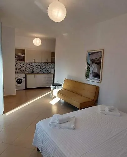 דירה Radhima Garden With Free Parking *