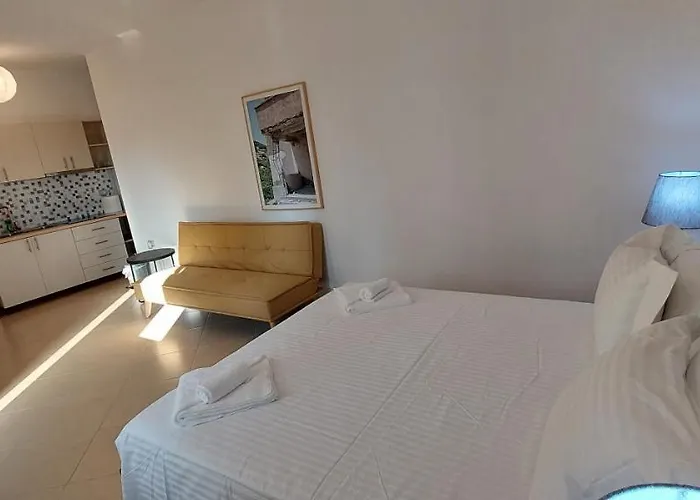 Radhima Garden With Free Parking דירה *